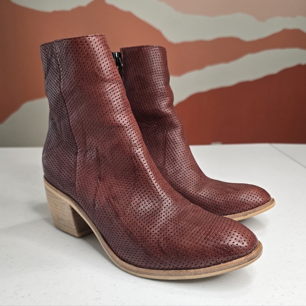 Silent D Oakland Ankle Boots Booties Maroon Leather Women's 6.5 Euro 37‎